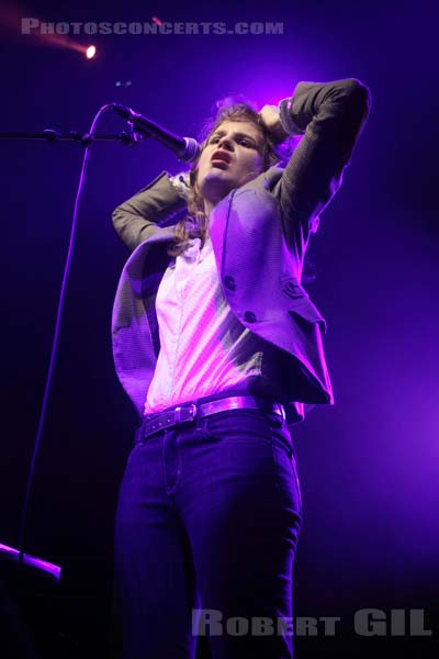 CHRISTINE AND THE QUEENS - 2011-04-12 - PARIS - La Fleche d'Or - 